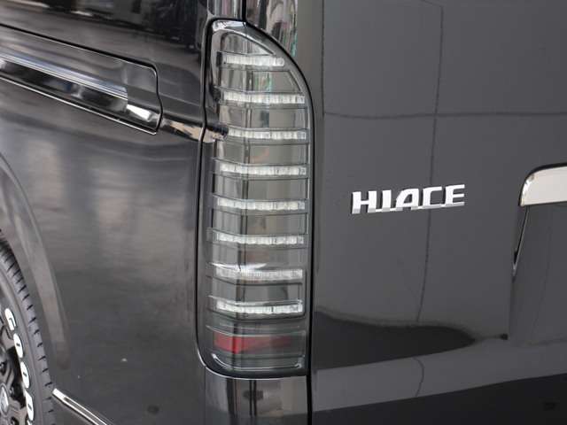 当店オリジナルのシートカバーやベッドキットも好評販売中！床張り加工もＯＫ！ブラック・ホワイト・ベージュ・ブラウン他多彩なカラーリングのほか、シートカバーはステッチやパイピングなど、オリジナル作成もＯＫ