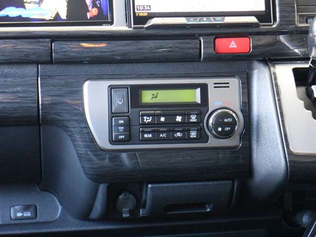 豊富な在庫でお車選び！！希少な特別仕様車や４ＷＤ、コンプリートカー、人気の高いでかナビ、地デジチューナー、サブモニター、シートカバー、パワースライドドア付の車両も多数展示！ご要望にあわせたご提案！！