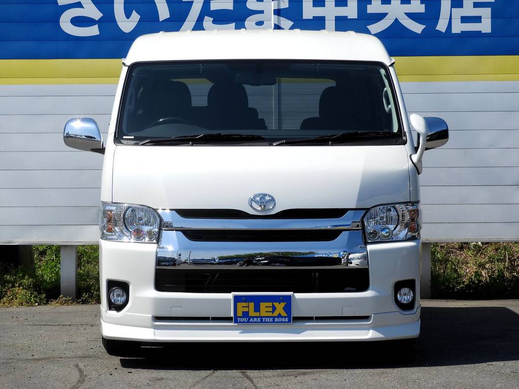 まさに箱型のお車★スクエアなので大きく見えますが、車幅はアルファード＋３ｃｍしか変わりません！！