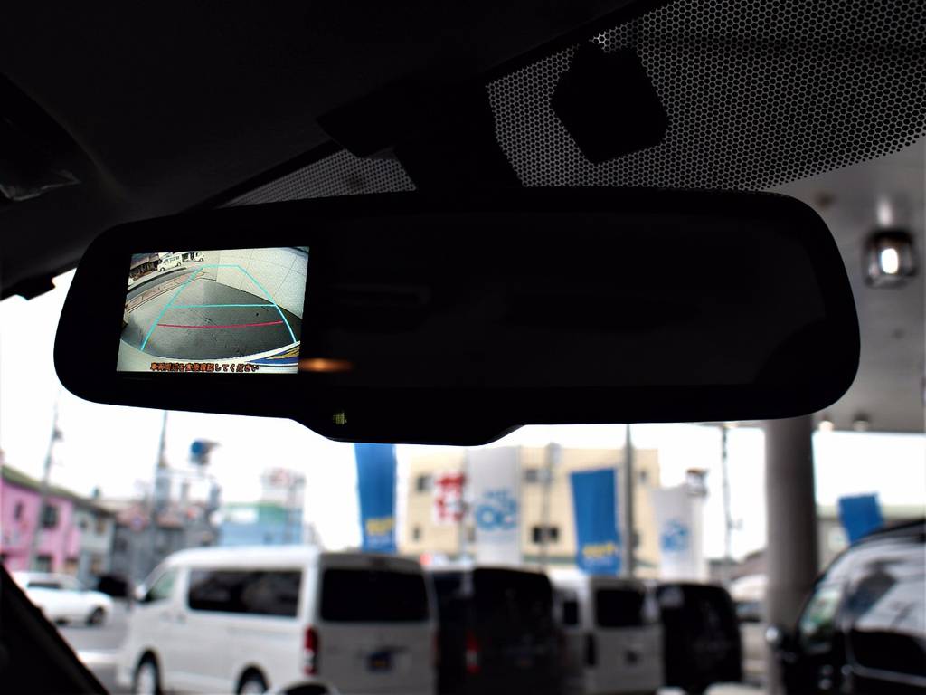 バックカメラ内臓自動防眩インナーミラー！
