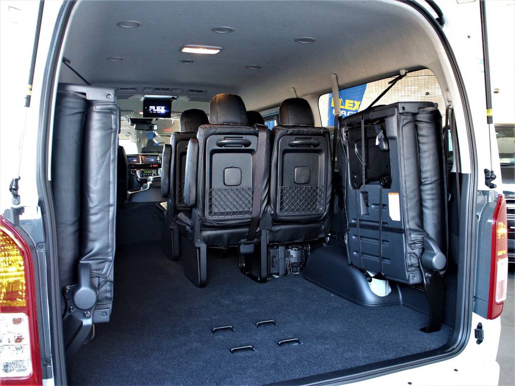 後席跳ね上げ可能です！