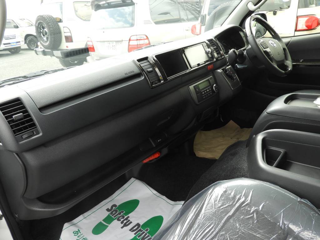 内装インテリアは特別仕様車ならではの専用装備が満載♪
