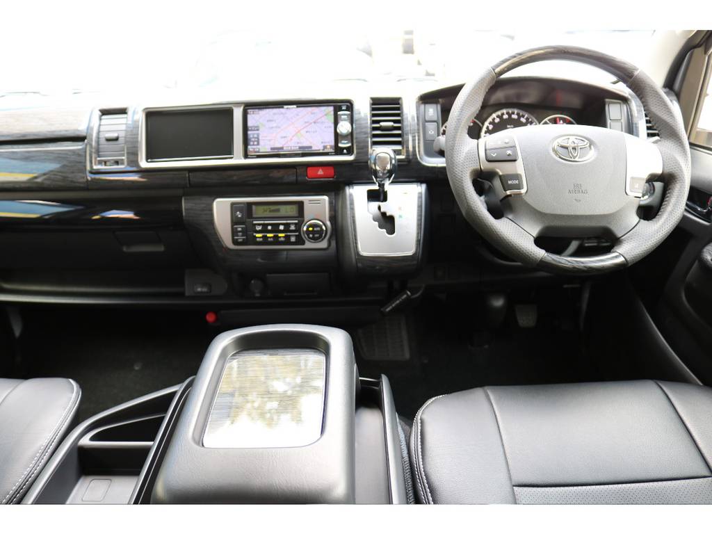 FLEX調布店　０４２４－４０－１１９１までお問合せ下さい！新型ハイエースワゴン試乗車です！ご予約が必要になりますのでご連絡をお待ちしております。