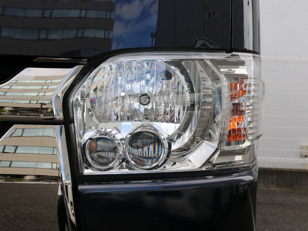 特別仕様車標準装備のLEDヘッドライト！夜道も明るく安全です♪