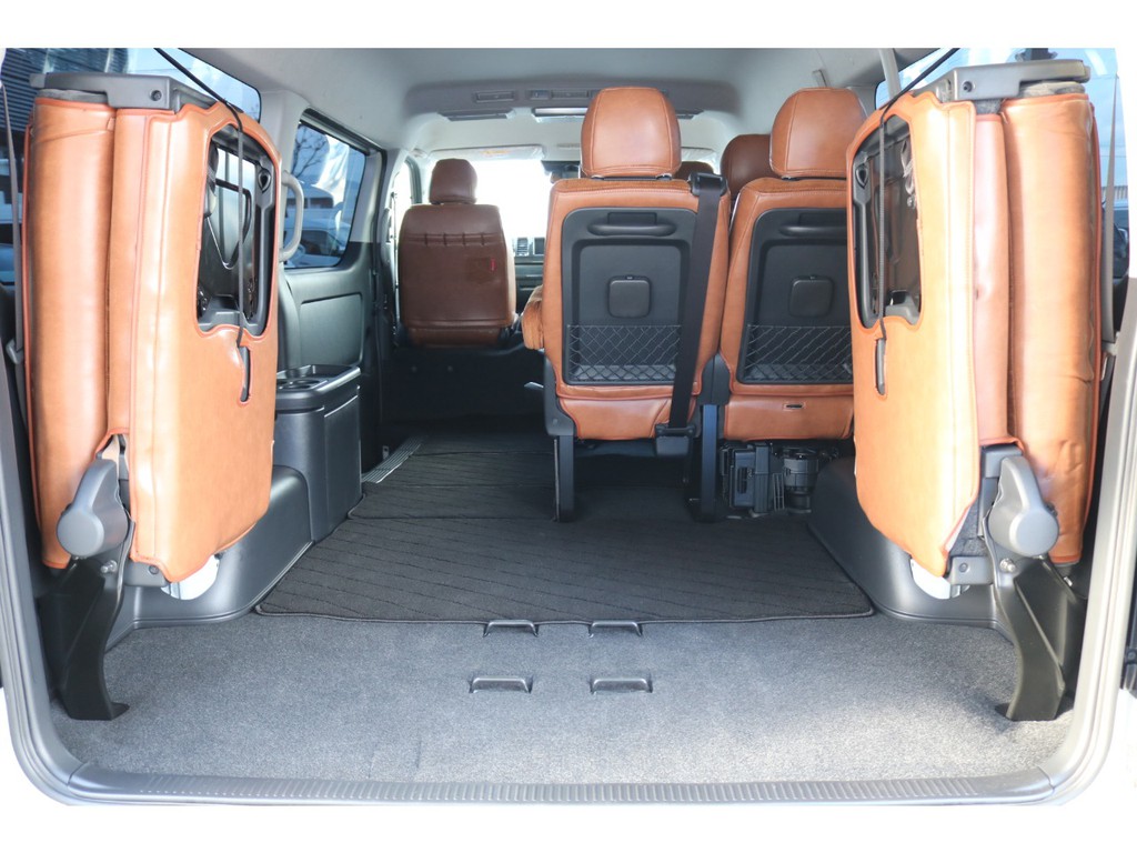 後席跳ね上げ可能です！