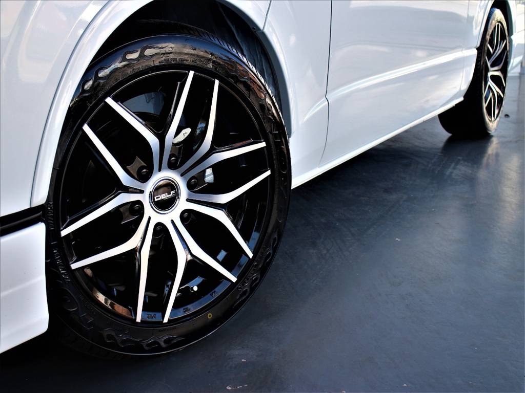 CRSリーガルフェンダー！　TOYO H20タイヤ！　DELF01　18インチアルミホイール！