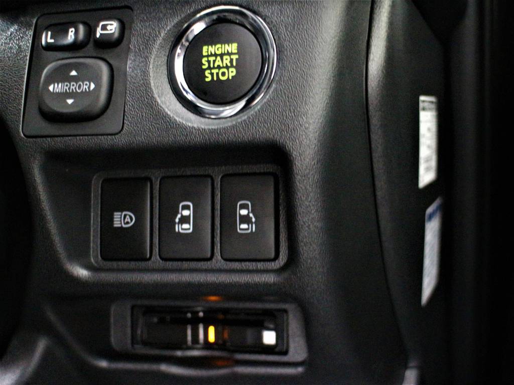 スマートキー＆プッシュスタート！　両側パワースライドドア！　自動ハイビーム（オートマチックハイビーム）！　ビルトインETC！