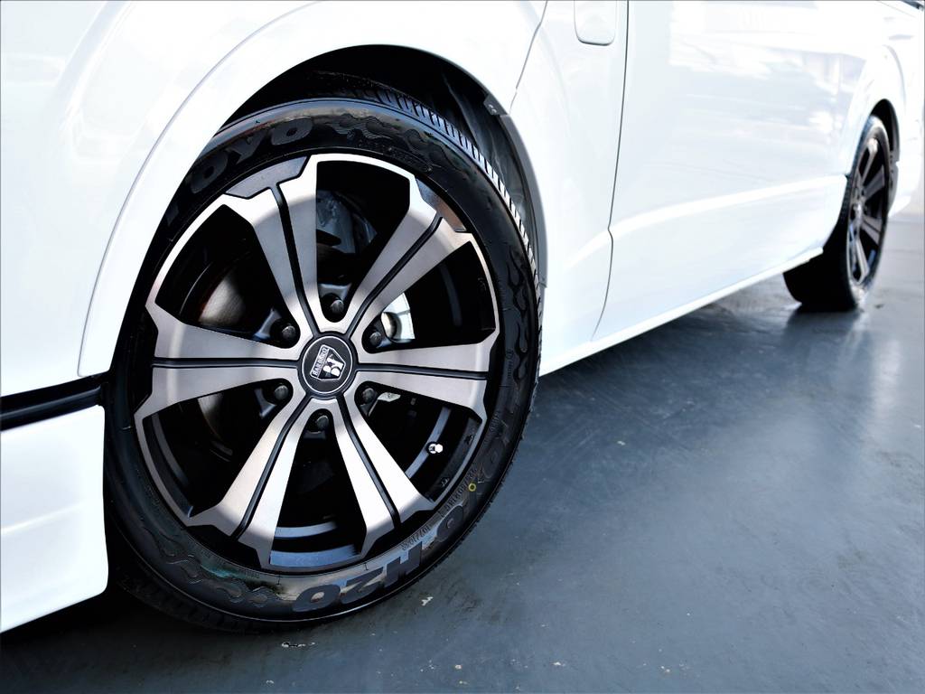 バルベロ１８インチアルミホイール！　TOYO　H２０タイヤ！