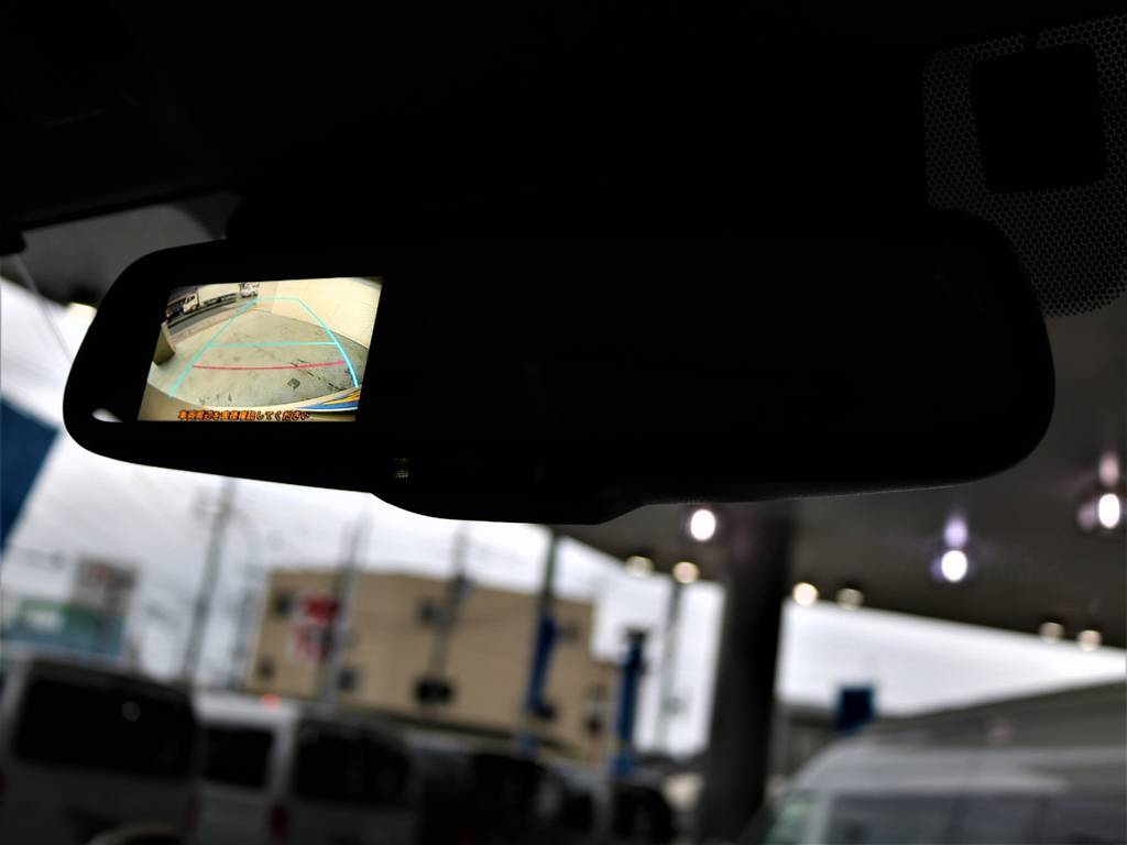 バックカメラ内臓自動防眩インナーミラー！