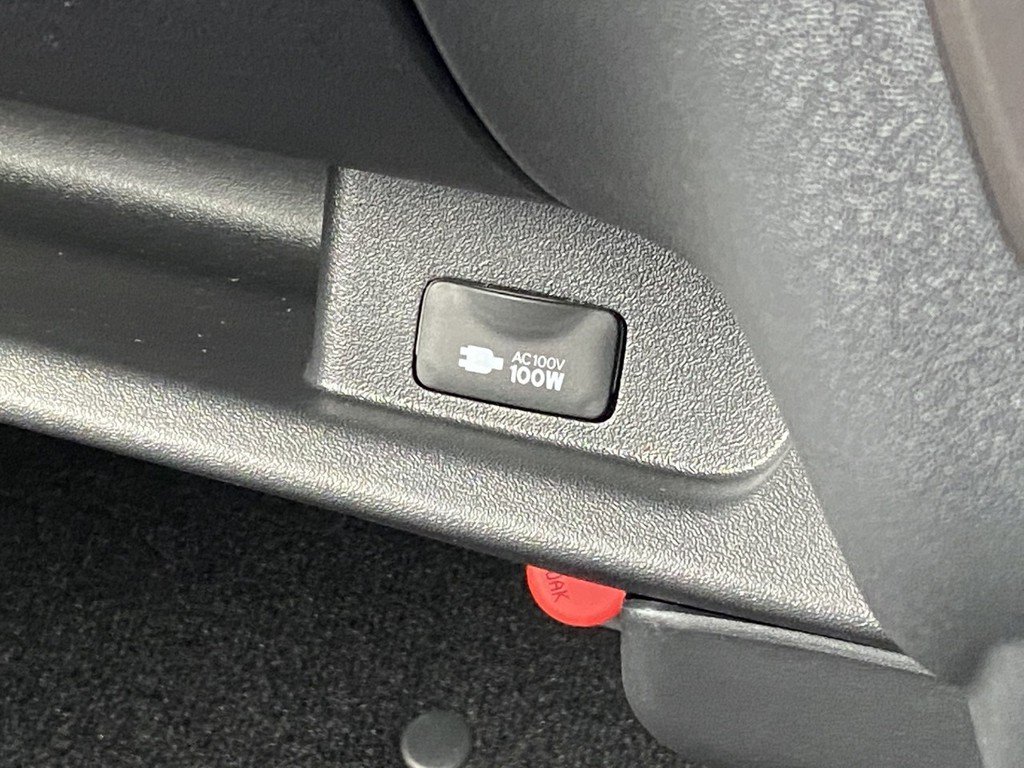 メーカーオプション ＡＣ１００Ｖコンセント完備！！