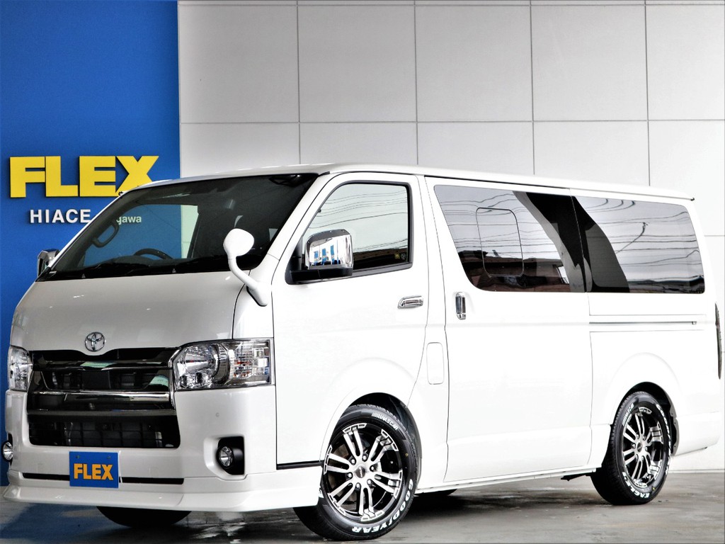 【新車】　新型のハイエース入庫です♪　S-GLディーゼルターボ２WD　ダークプライムⅡ　人気の小窓付き　ベッドキット！！即納車可能！！！！！