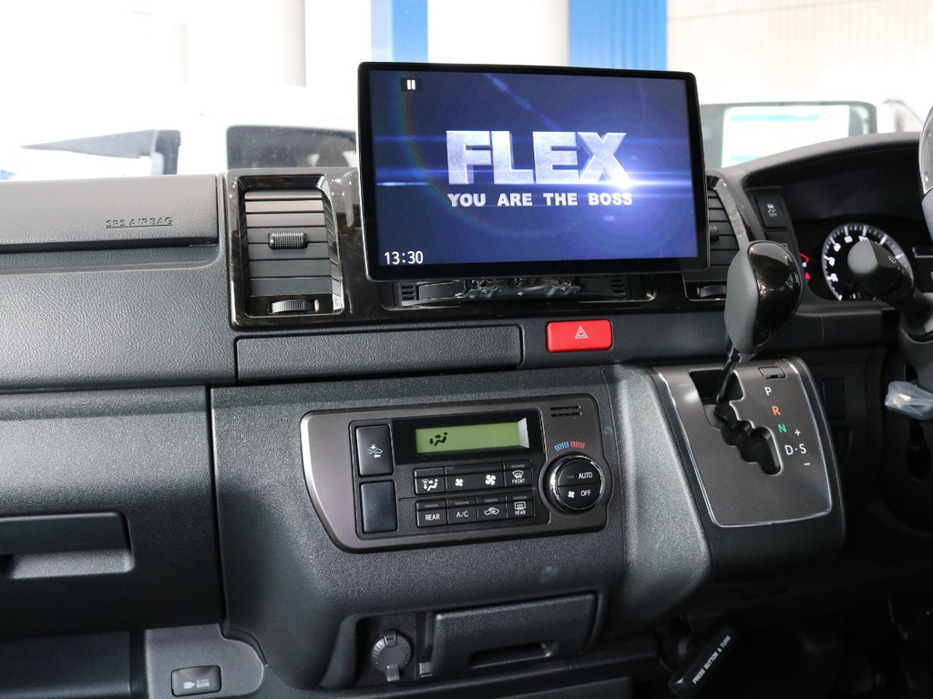 パナソニックストラーダ10インチナビ※音楽録音.DVD再生.Bluetooth接続.ブルーレイ再生.フルセグ☆