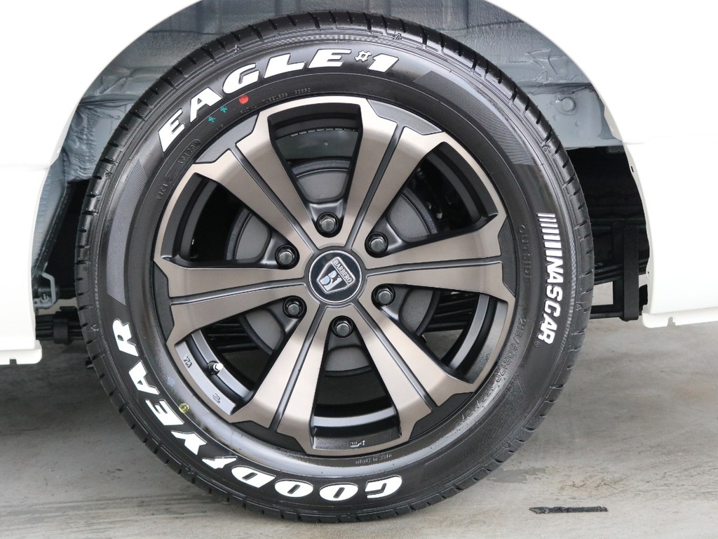 3 どぅ様ハイエースFLEX DELF02 17インチグッドイヤー