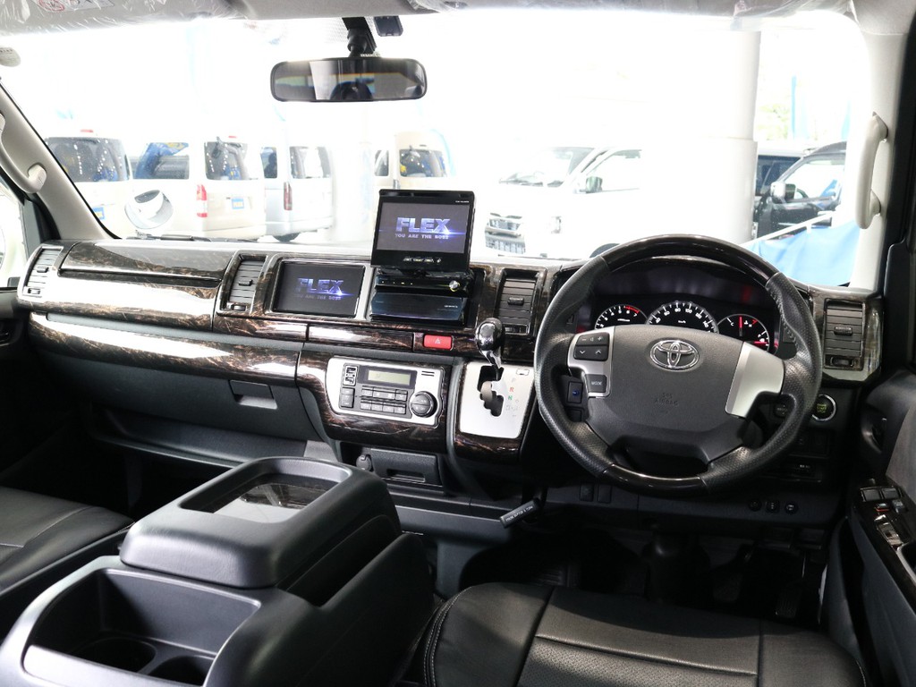 シルクブレイズインテリアパネルインテリアシフトノブ！インテリアコンビステアリング(マホガニー調黒木目)☆