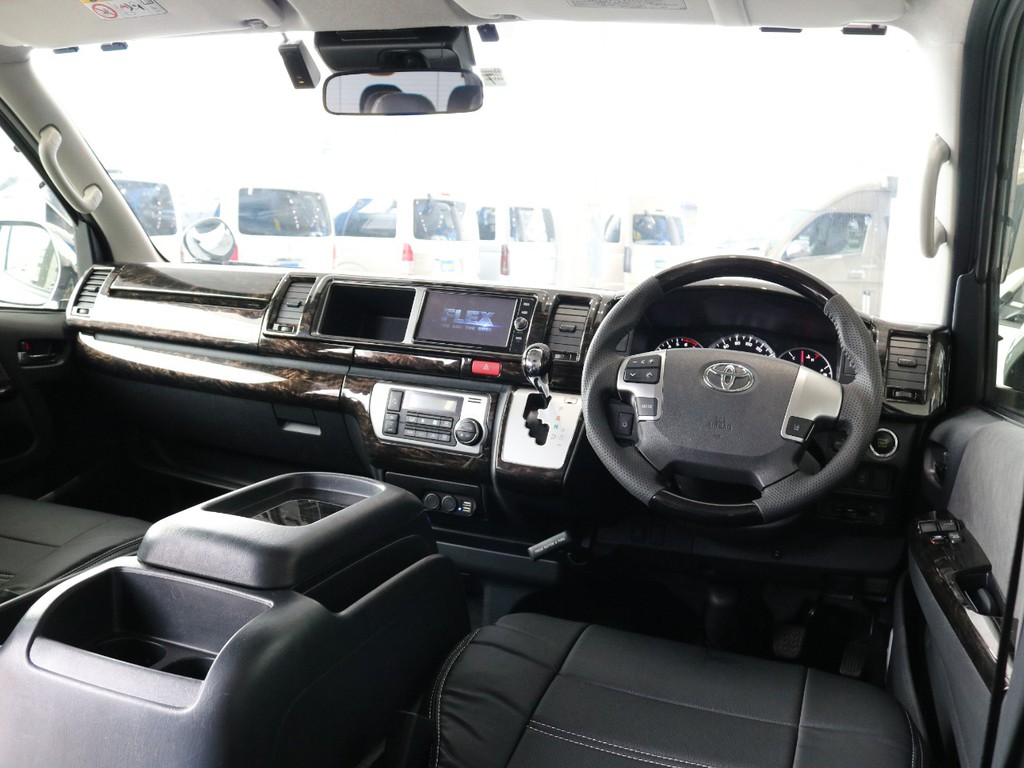 シルクブレイズインテリアパネル！インテリアシフトノブ！インテリアコンビステアリング！(マホガニー調黒木目)