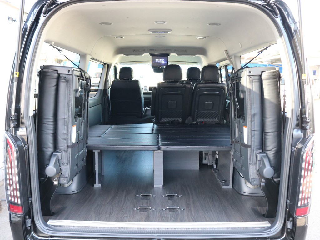 4列目シートは跳ね上げ可能☆