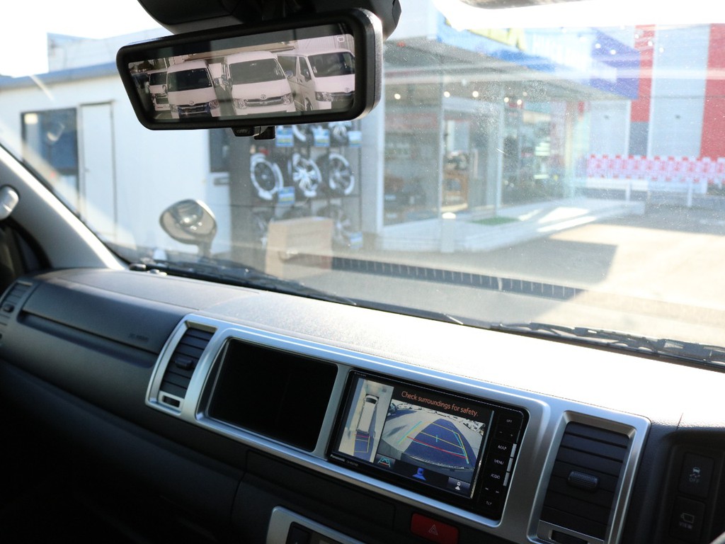 新搭載☆デジタルインナーミラー☆