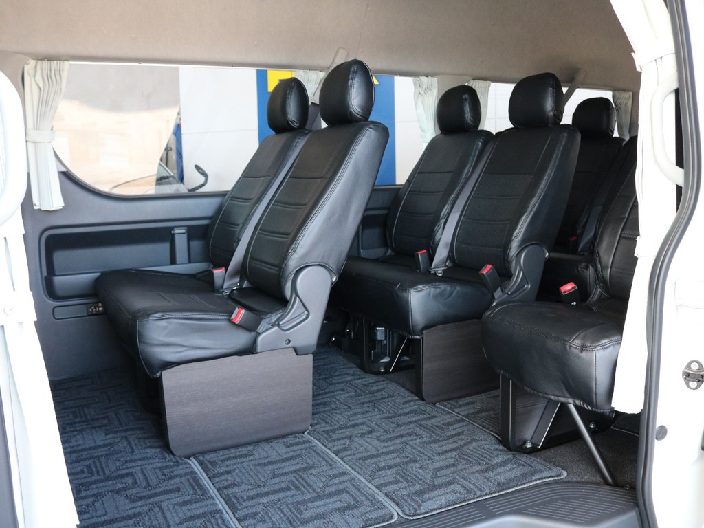 10名乗車定員☆広い車内☆