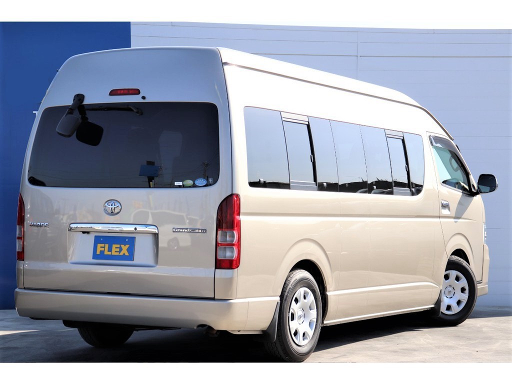 当店では全車展示前点検・走行チェック・ルームクリーニングを行い、厳しい基準をクリアした車輌のみを展示しております！