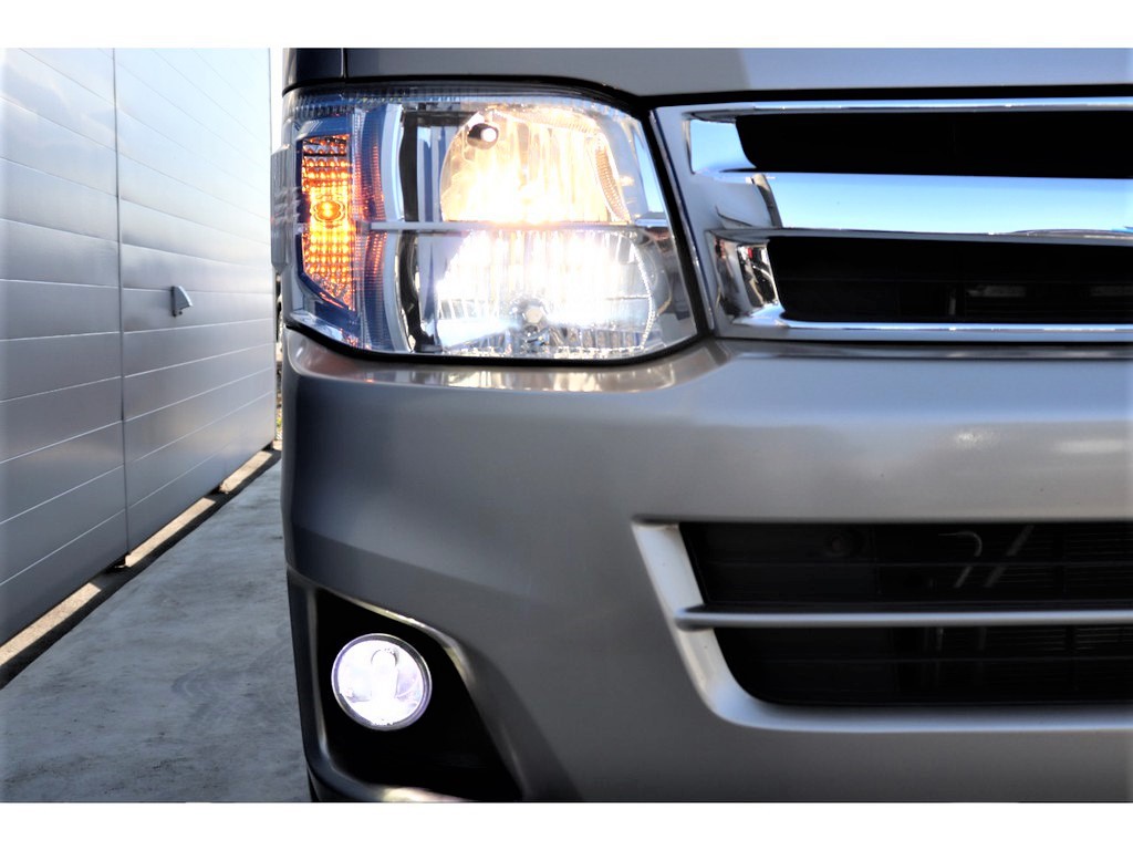 ＨＩＤヘッドライト＆フォグランプで視界良好！