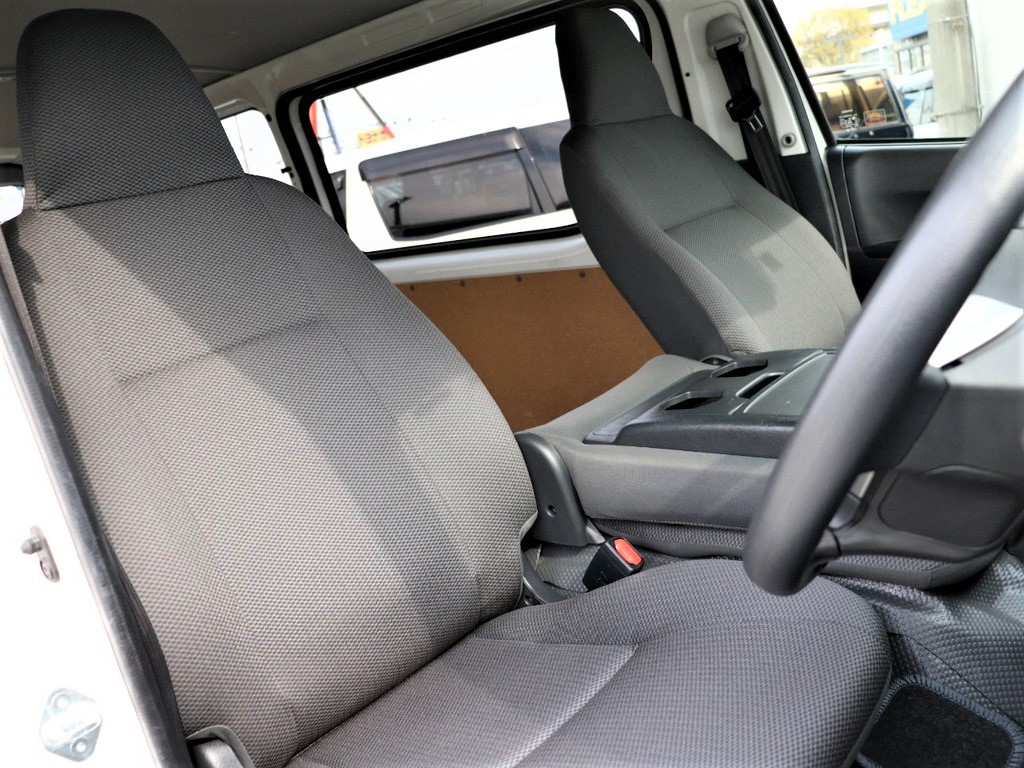 シートカバーの取り付けオーダーも可能！！そのまま乗るのも可能！！