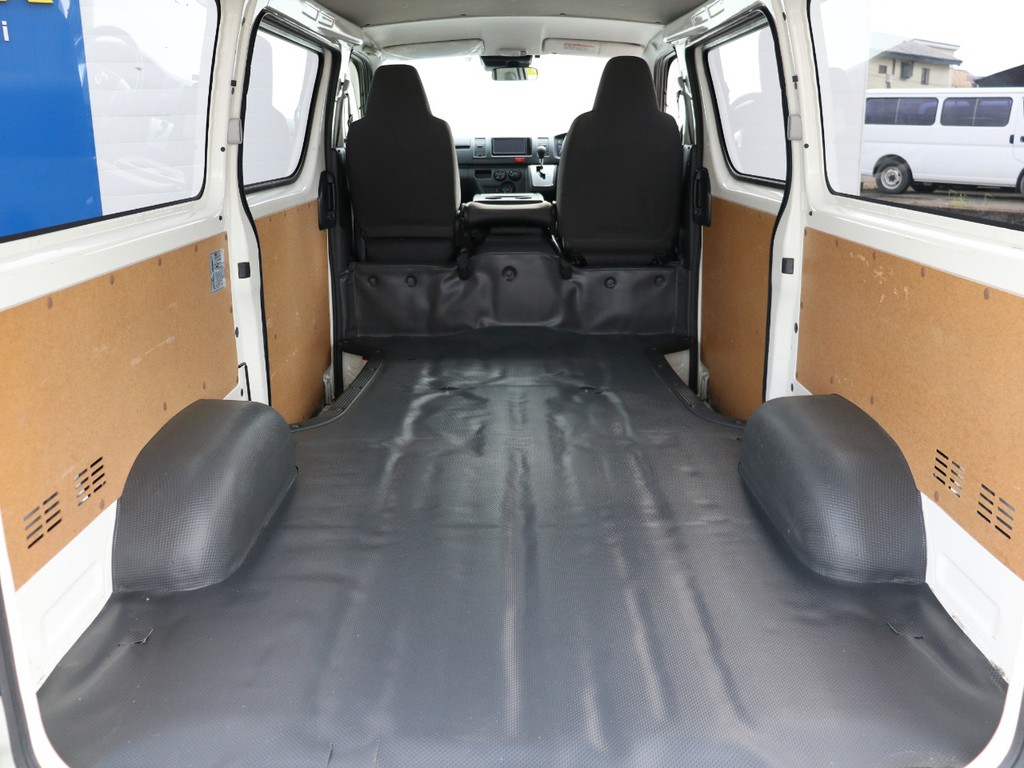 もちろん納車前にも点検整備を行い、オイル類や消耗品の交換を行います！また最終仕上げを行いご納車をさせていただきます！