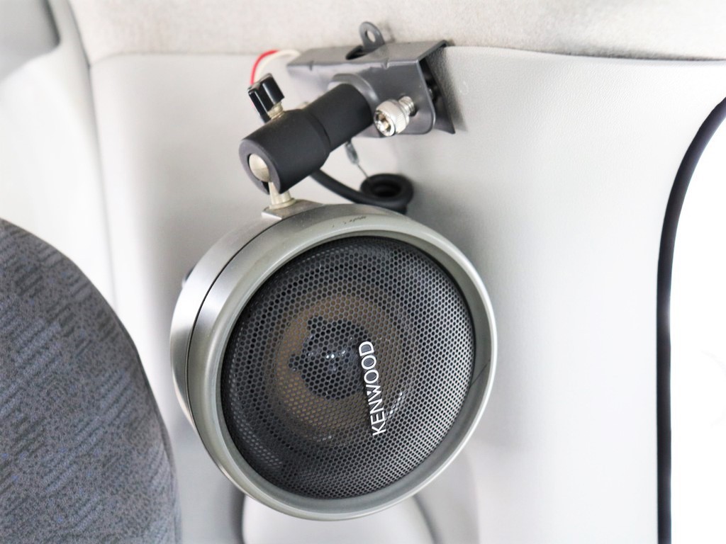 ４列目横にＫＥＮＷＯＯＤ製サテライトスピーカー搭載！！