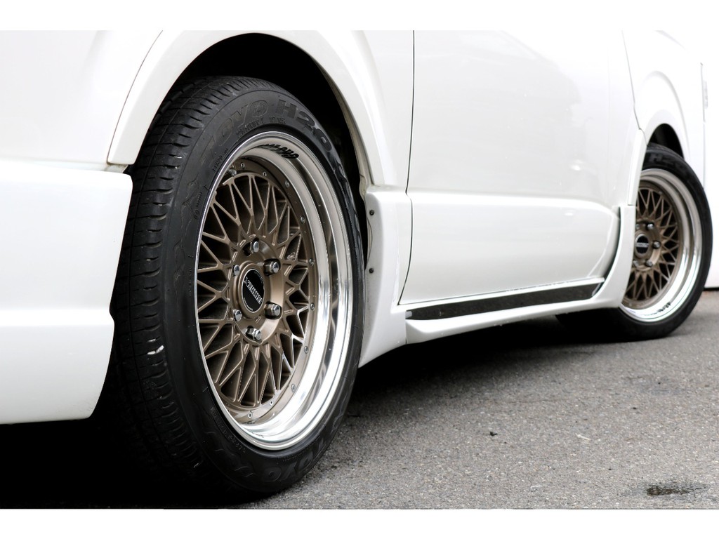 ＥＳＳＥＸ１８インチアルミ！ＴＯＹＯ　Ｈ２０タイヤ！