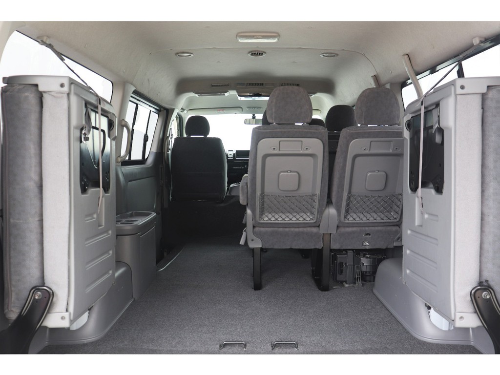 もちろん納車前にも点検整備を行い、オイル類や消耗品の交換を行います！また最終仕上げを行いご納車をさせていただきます！