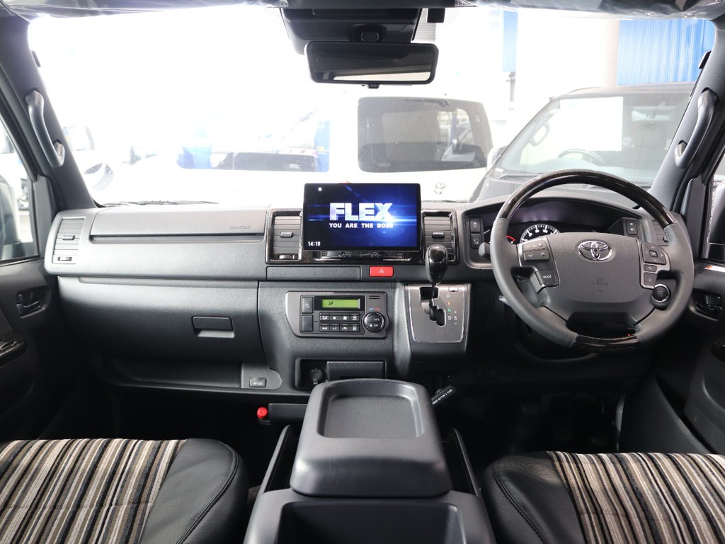 パナソニックストラーダ10インチナビ☆※音楽録音.DVD再生.Bluetooth.フルセグ.ブルーレイ再生.有機EL☆