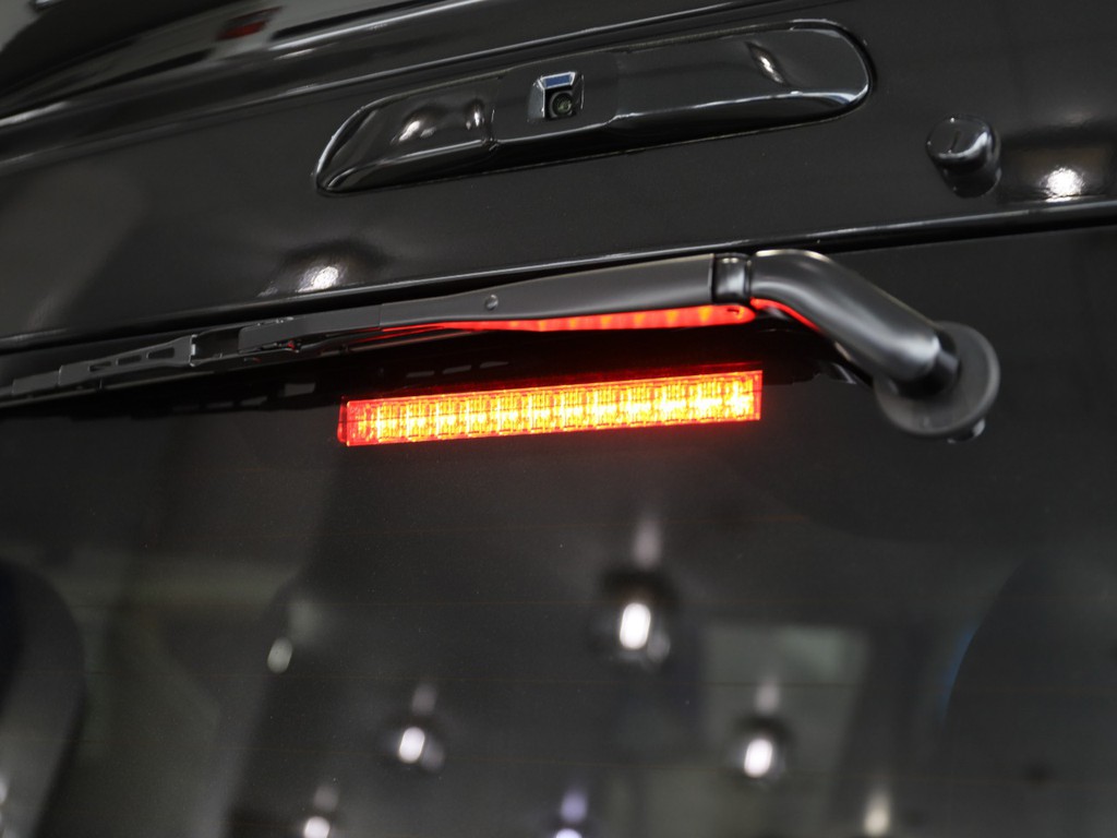 LEDハイマウントストップランプで視認性抜群です！