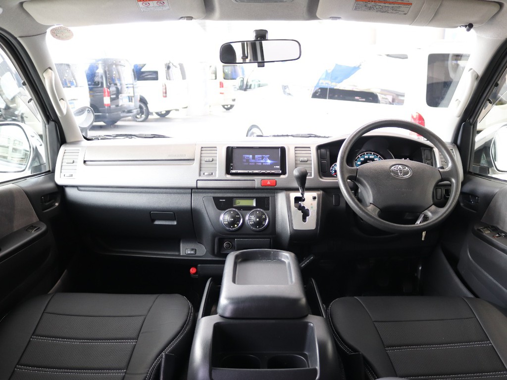 中古車ではありますが、内装外装ともに良い状態を保ったお車になっております！！