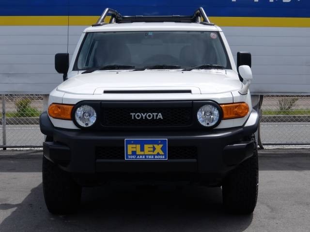FJ独特なフロントの雰囲気！実車を見て、乗っていただいたら満足いただけること間違いなしです！