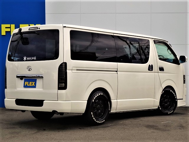 内外装カスタムてんこ盛りです！！よくある安いだけのお車とは一味違いますよ♪