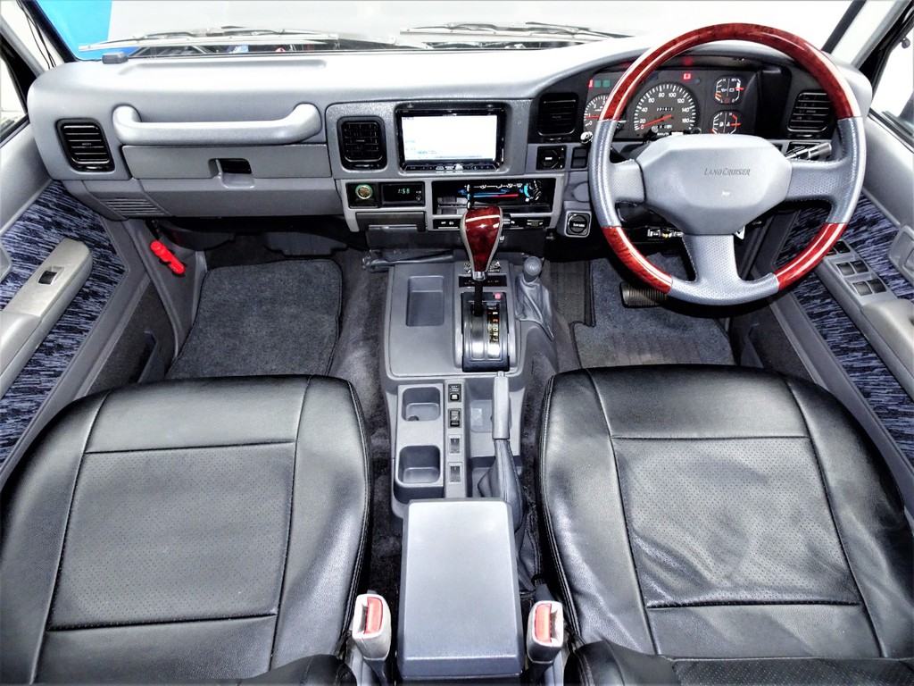内装はシックなグレーのインテリア♪♪