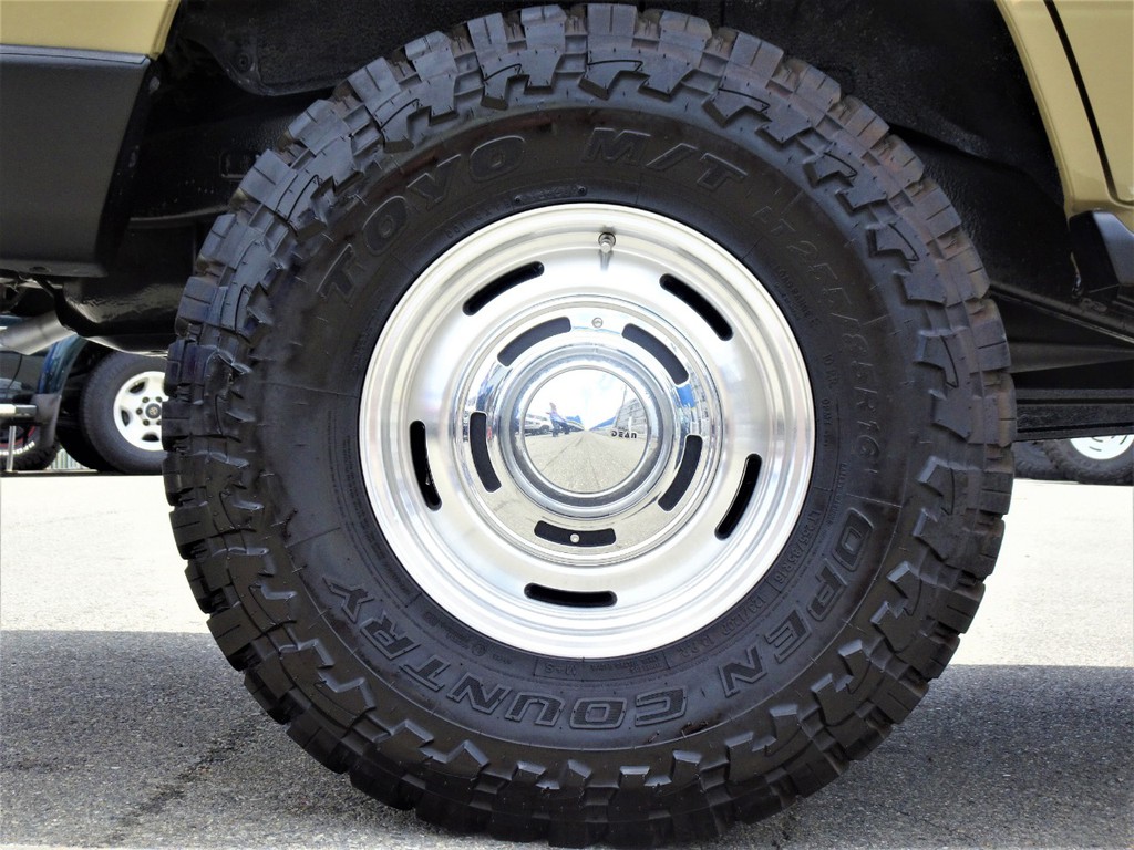 DEANクロスカントリーAW、TOYOオープンカントリーMT！！タイヤ溝もバリ山です！！