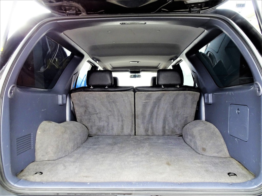 広々とした荷室には沢山の荷物を積む事が可能です。
