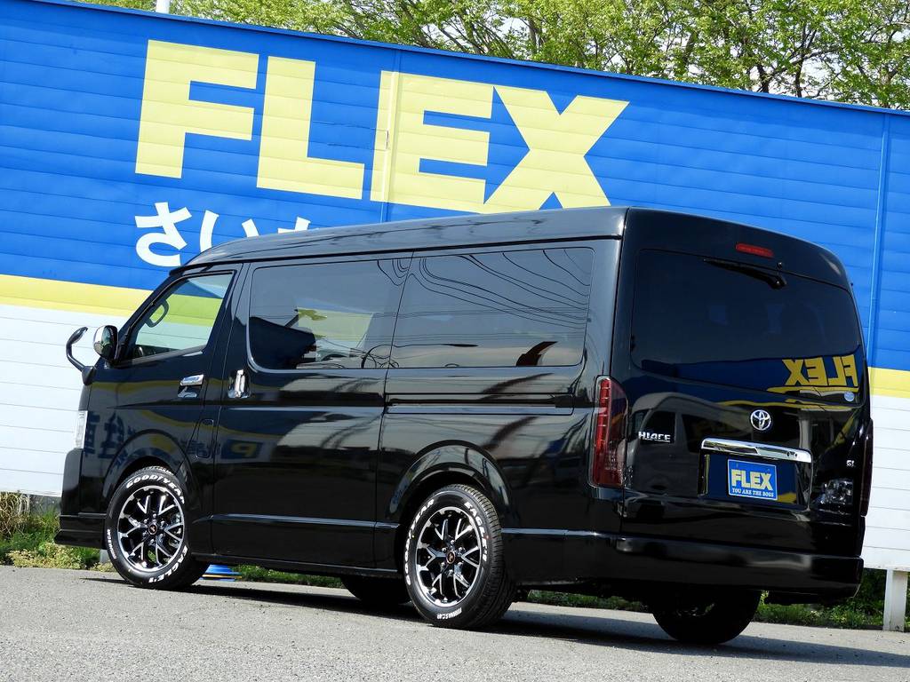 レッド×スモークのＦＬＥＸオリジナルＬＥＤテールランプもブラックのボディに映えます★