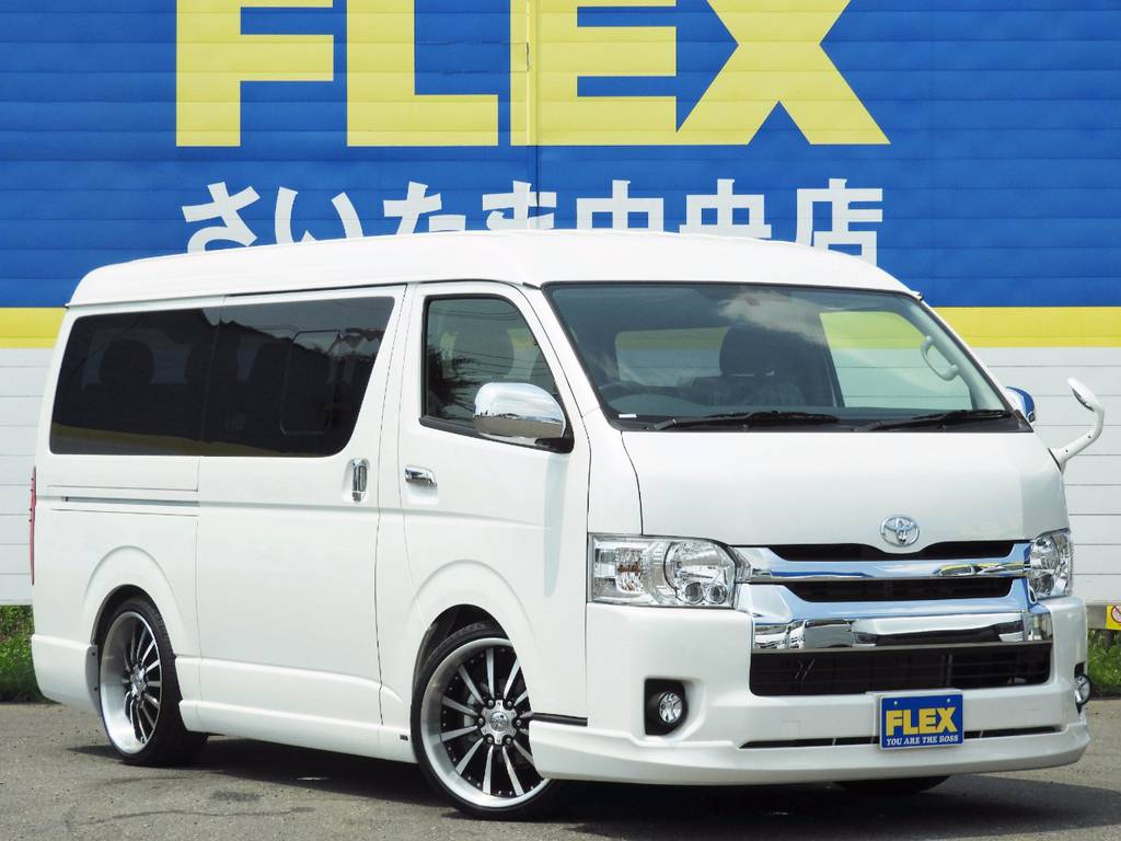 ”ファイン・テック・ツアラー”専用装備「両側スライドドア（片側電動）」が備わります！