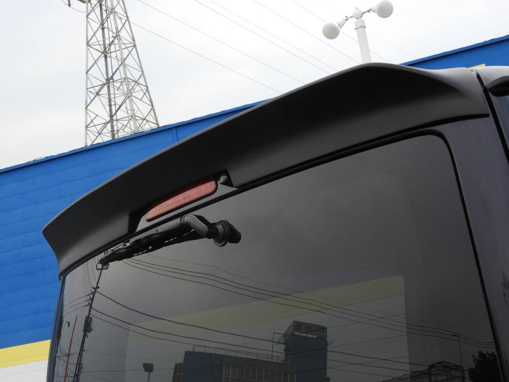 つづいてＥＳＳＥＸ”零”リアスポイラー！こちらも旧車チックなリアウイング！