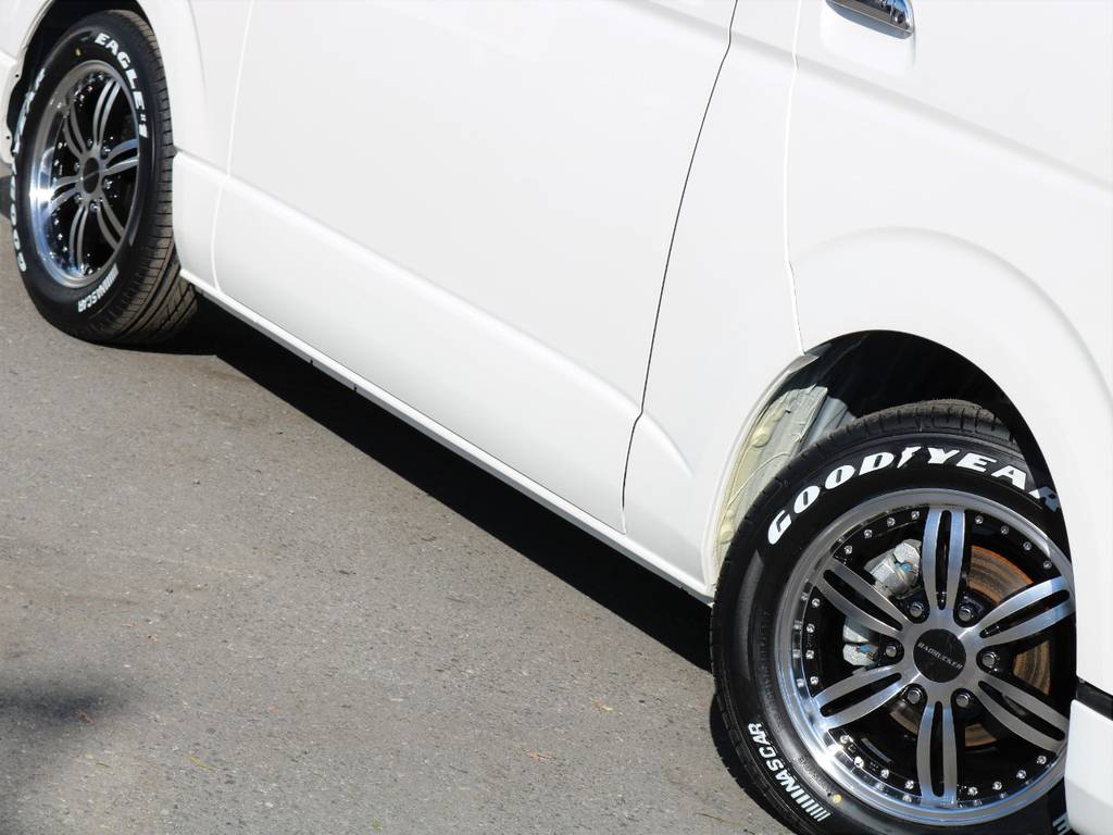 程よいローダウン量で引き締まっております！Ｇｏｏｄｙｅａｒナスカータイヤは、バンタイヤで加重指数もクリアしておりますので安心してお乗り頂けます☆