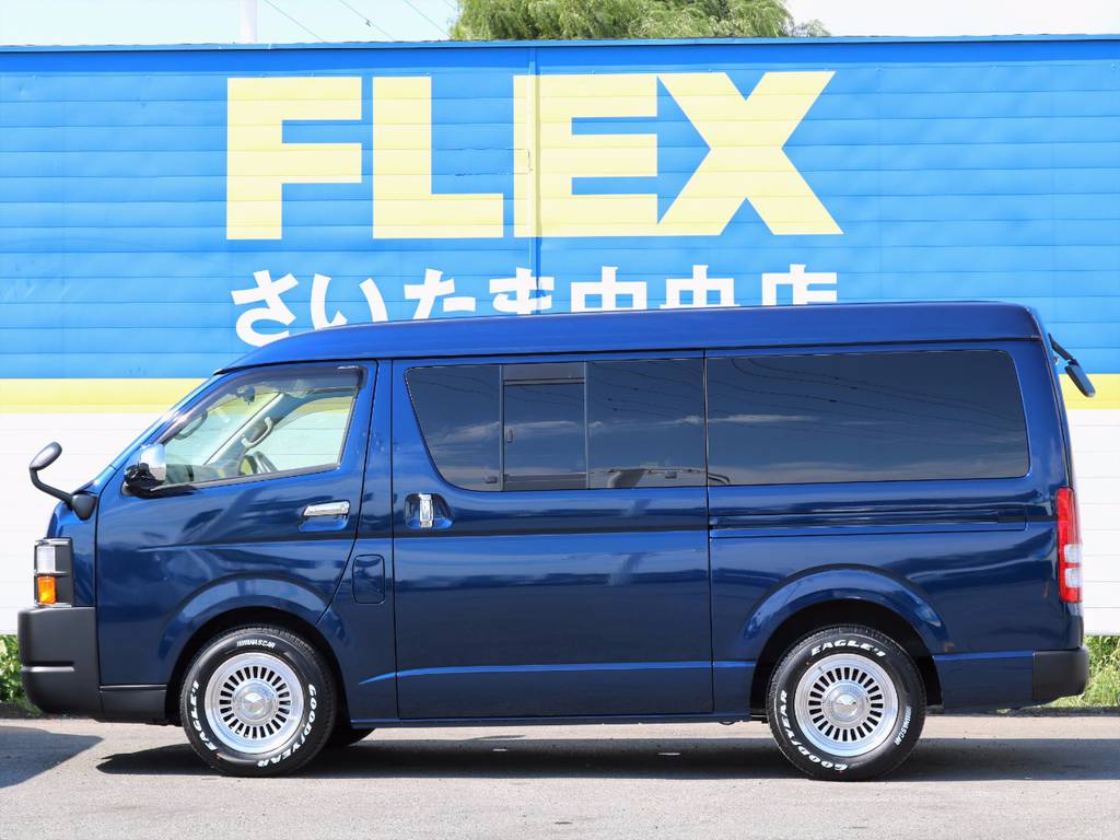 純正ダークブルーはアメ車っぽい雰囲気を演出！