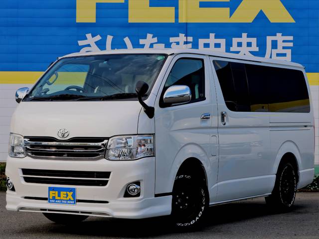 すごい１台が入庫しましたよ！ご要望を頂くことの多い４ナンバー８人乗り施工済みの中古車両です♪しかも人気の３型！純正ＨＩＤヘッドランプ搭載車★