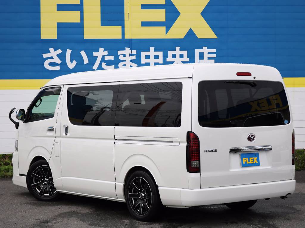 ＬＥＤテールランプ、１８インチホイルなど人気のカスタム目白押し！！
