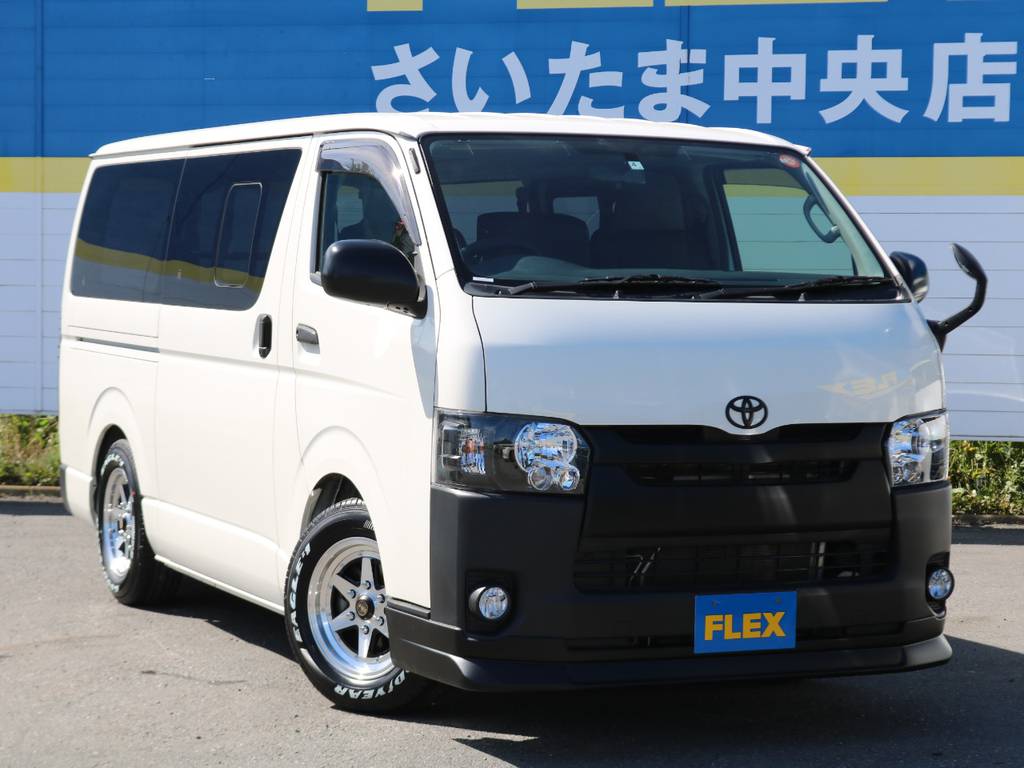 ハイエース４型DX入庫しました！カスタムパーツがたくさん付いてとても魅力的な車両となっております♪