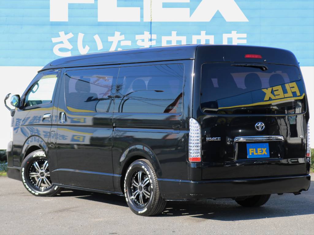 乗り降りしやすいよう両側にスライドドアがございます！