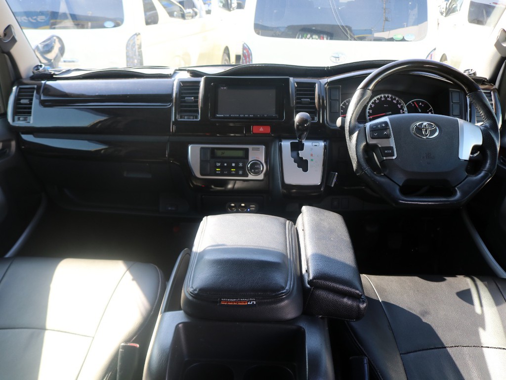 4型WALDのフルエアロカスタム車入庫しました♪