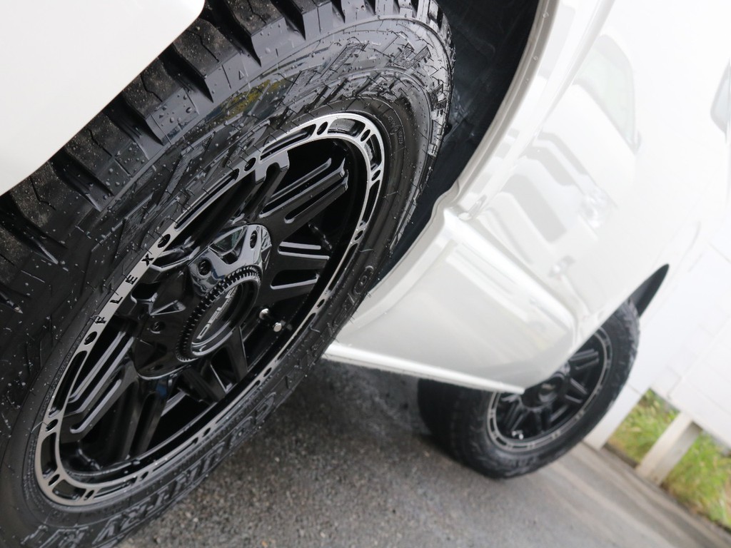 FLEXオリジナル☆delf04(16インチ)AWにトーヨーオープンカントリータイヤを装着済み！