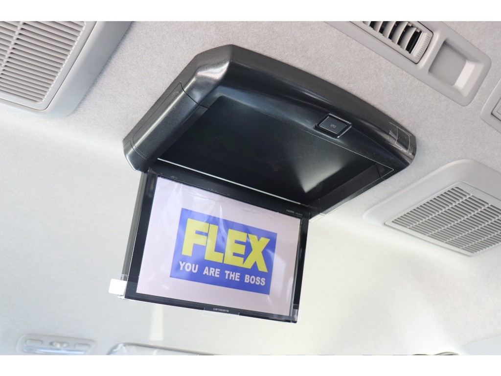 後席用フリップダウンモニターも装着済みです♪