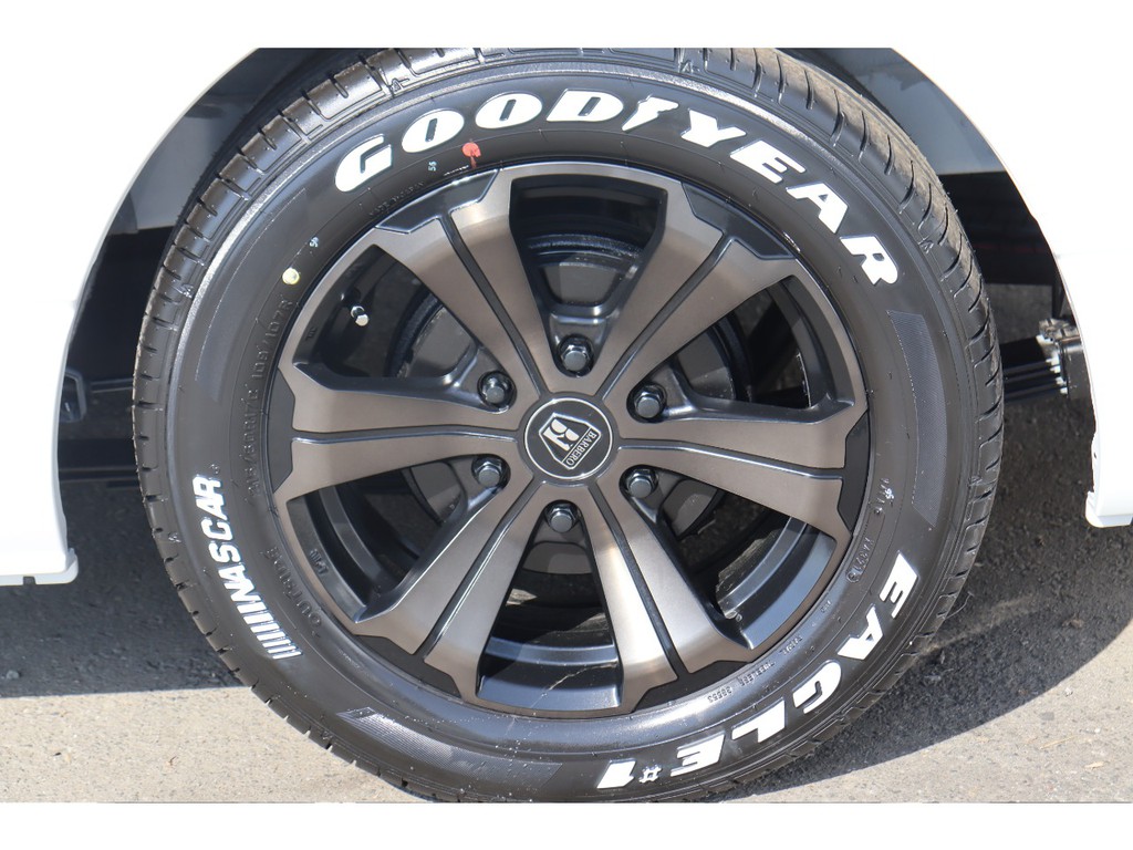 アーバンワイルド17インチ/グッドイヤーナスカータイヤ